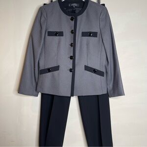 Kasper 2 piece pant suit grey/black